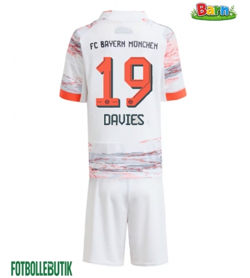 Bayern Munich Alphonso Davies #19 Bortaställ Barn 2025-26 Kortärmad (+ Korta byxor)